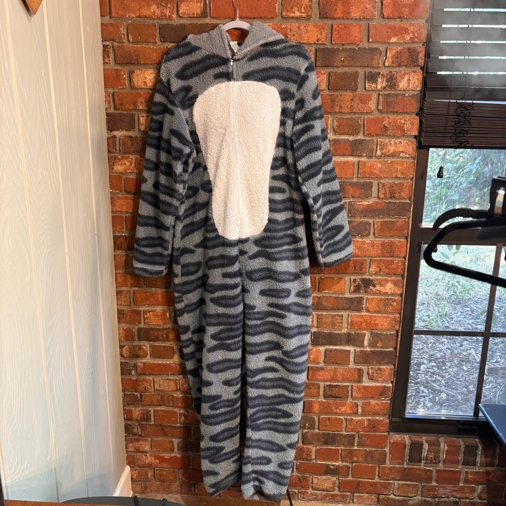 Briefly Stated womens one piece cat costume lounge pajamas gray M